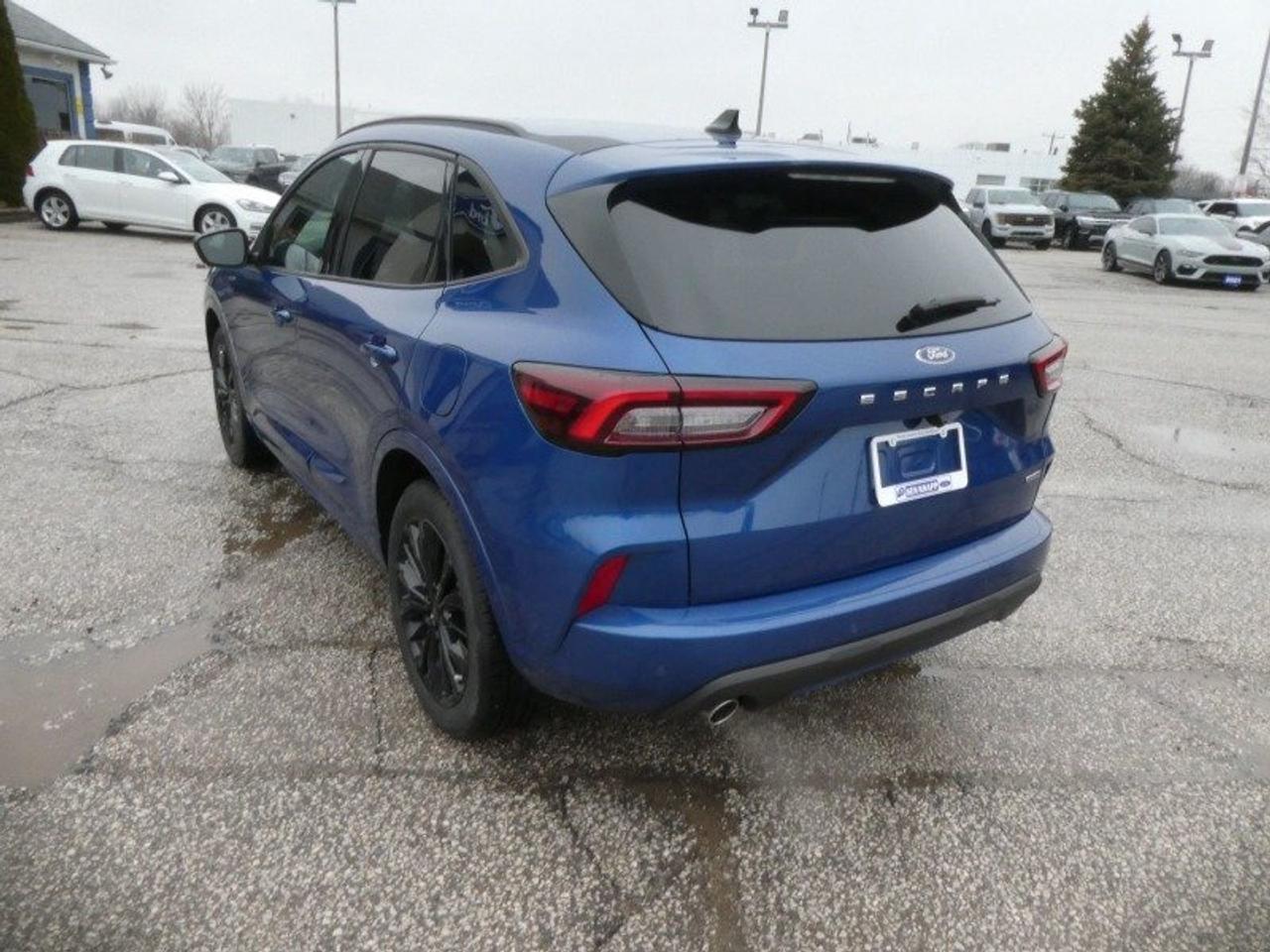 2023 Ford Escape Hybrid ST-LINE ELITE Photo2