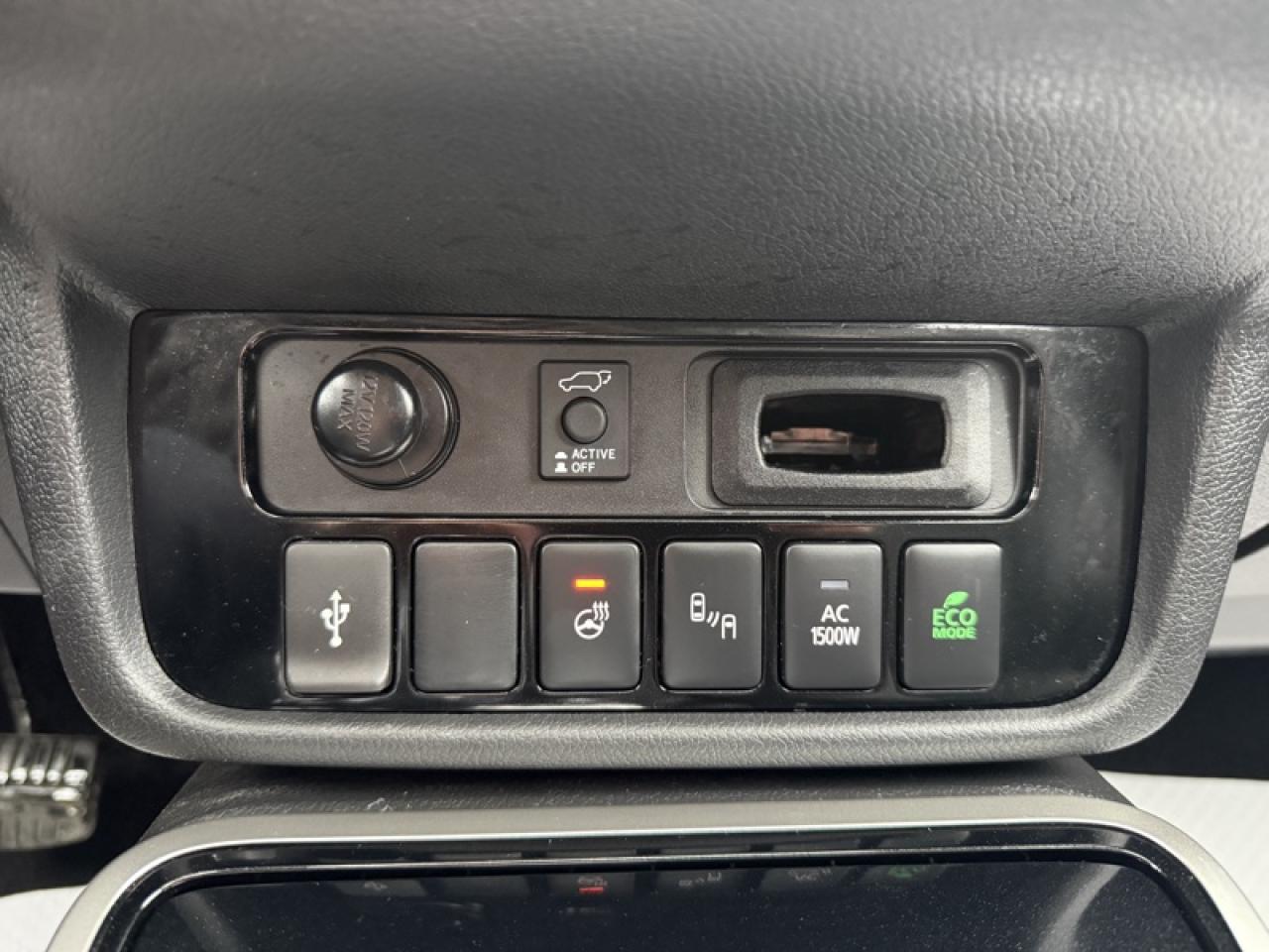 2020 Mitsubishi Outlander Phev SE  - Heated Seats Photo