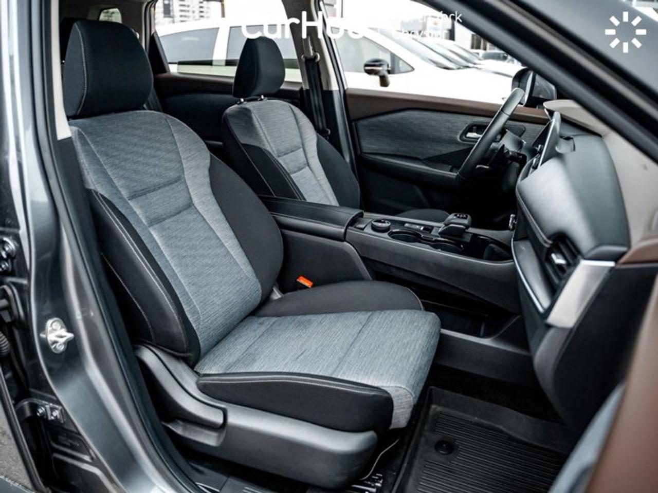 2023 Nissan Rogue SV Moonroof, Blind Spot, Aerial View Camera, Collision Mitigation Photo
