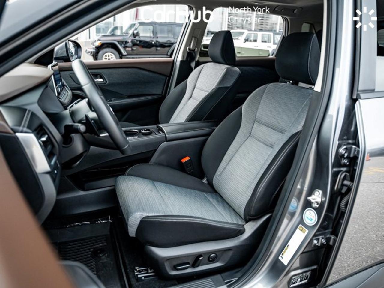 2023 Nissan Rogue SV Moonroof, Blind Spot, Aerial View Camera, Collision Mitigation Photo