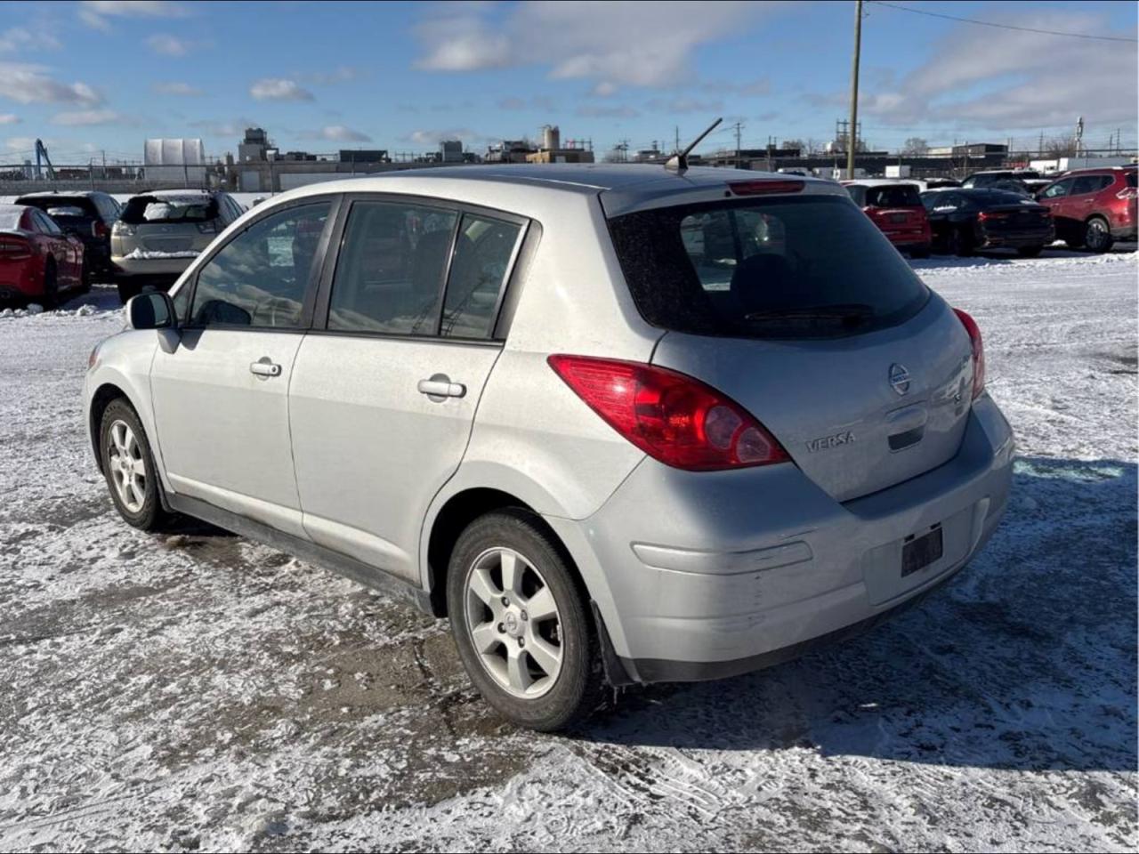 2009 Nissan Versa 1.8 SL Photo3