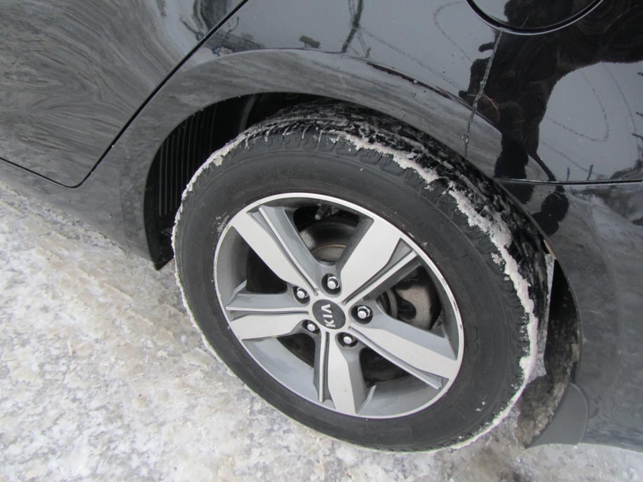 2018 Kia Forte LX AUTO Photo2