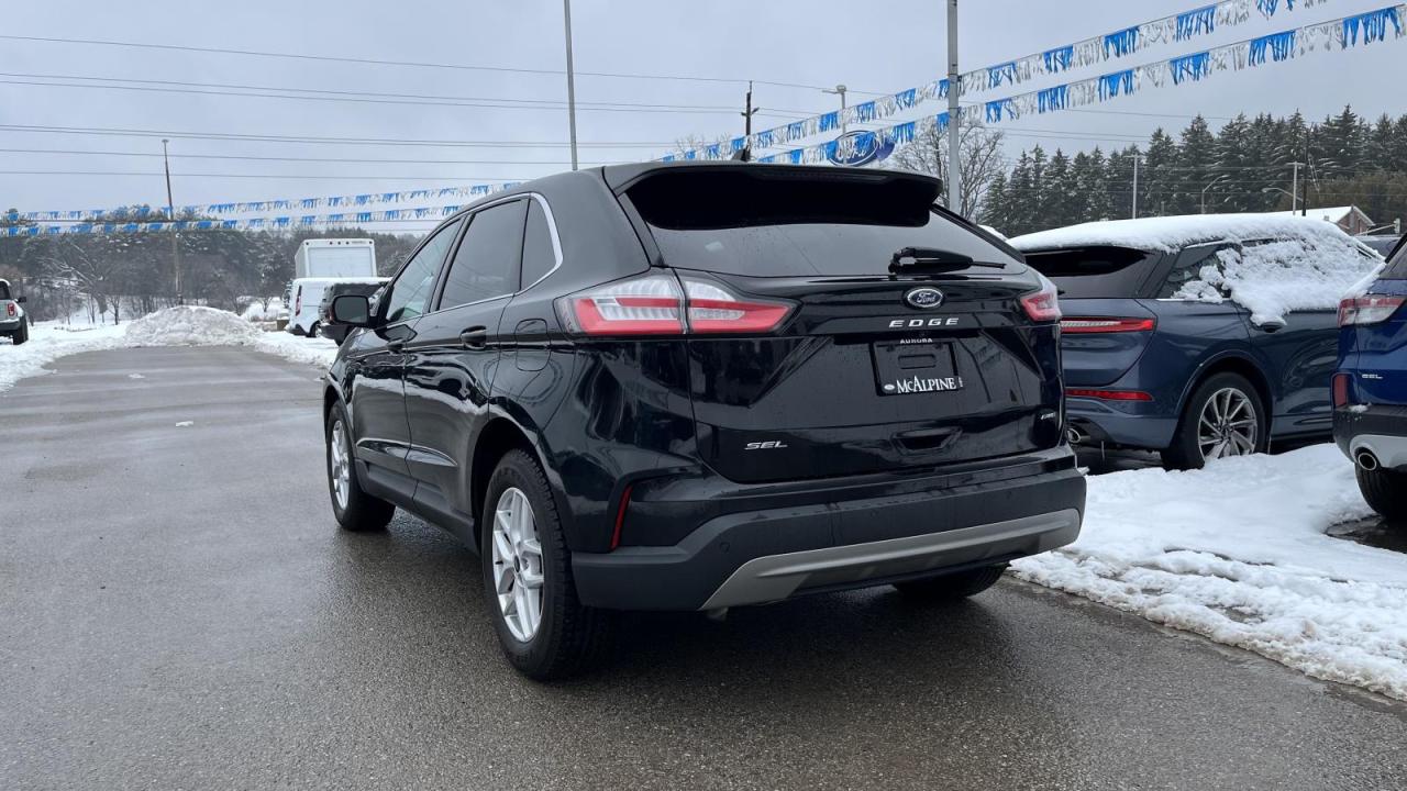 2023 Ford Edge SEL Photo4