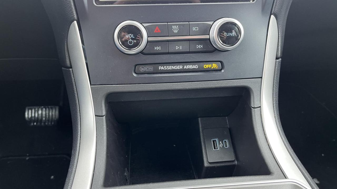 2023 Ford Edge SEL Photo