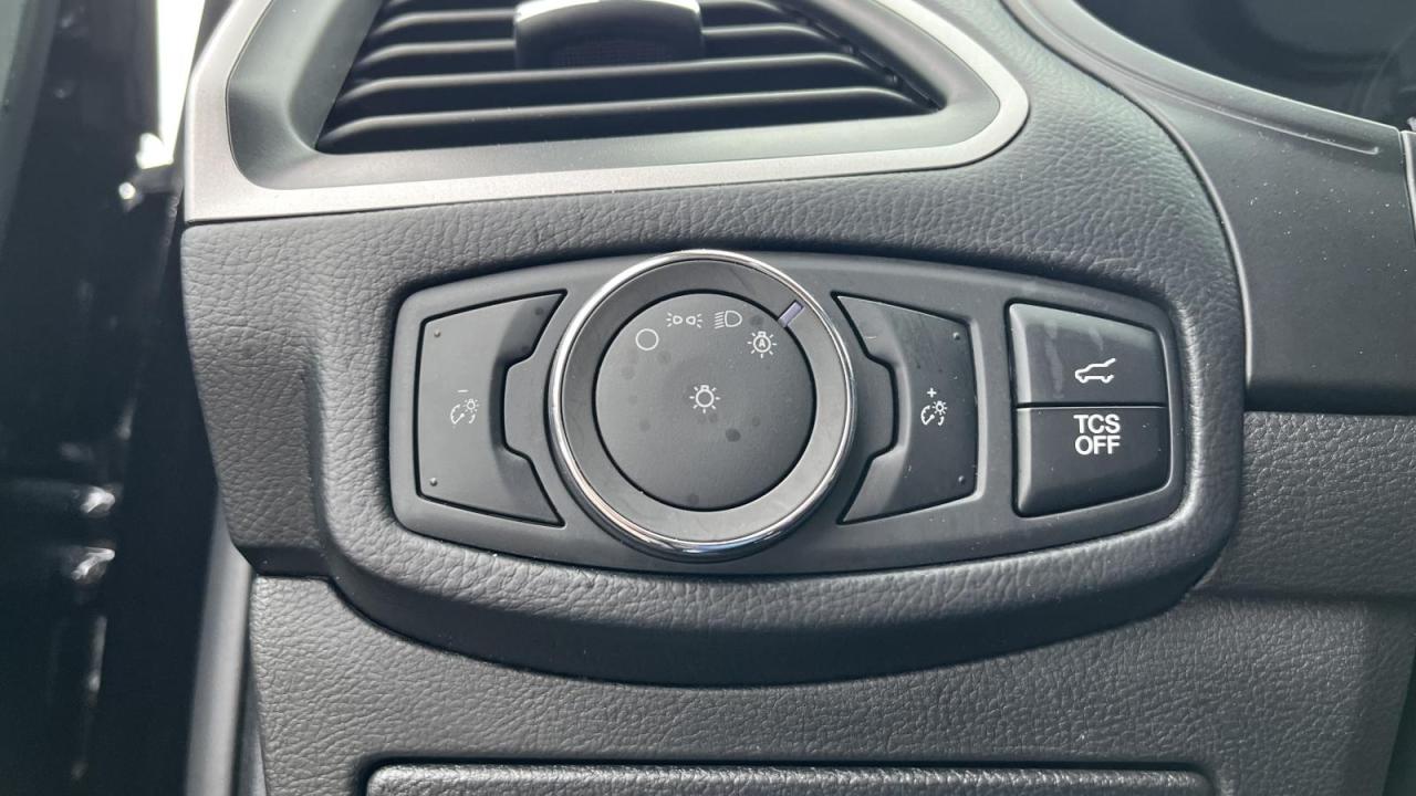 2023 Ford Edge SEL Photo