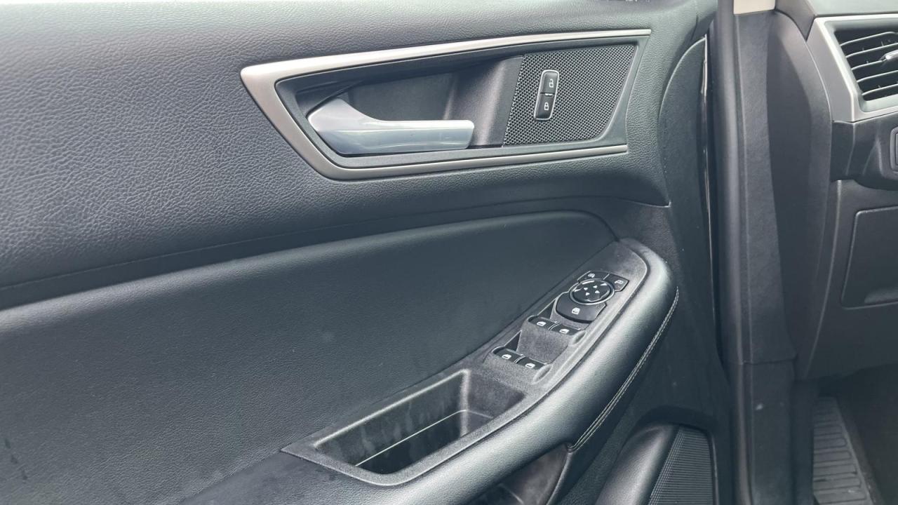 2023 Ford Edge SEL Photo