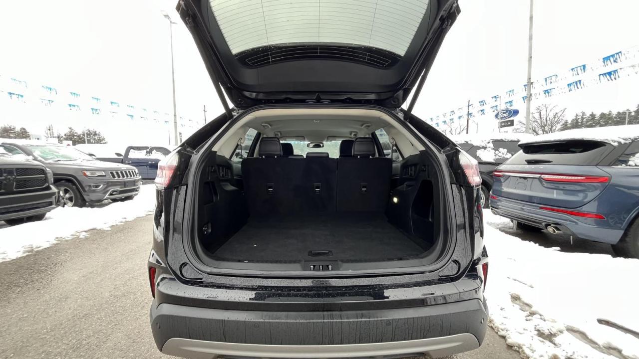 2023 Ford Edge SEL Photo