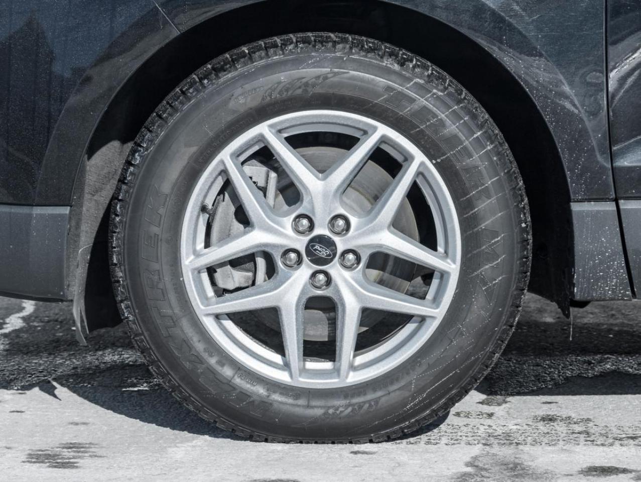 2023 Ford Edge SEL Photo