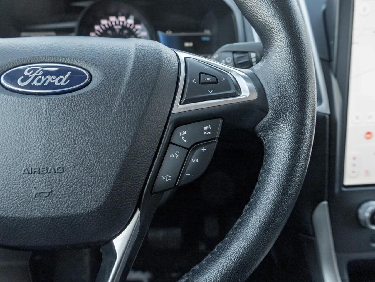 2023 Ford Edge SEL Photo