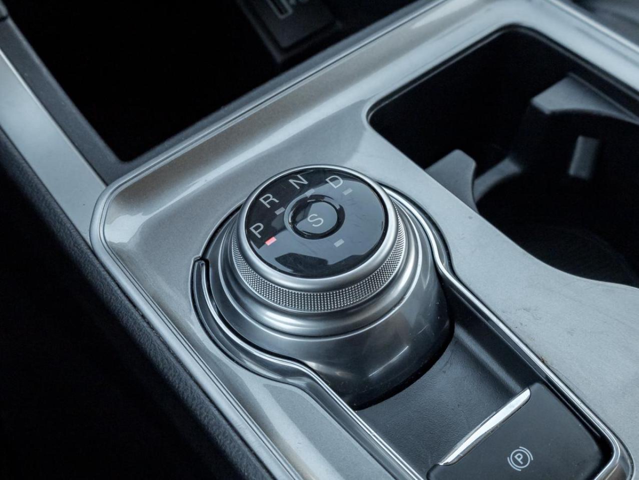 2023 Ford Edge SEL Photo