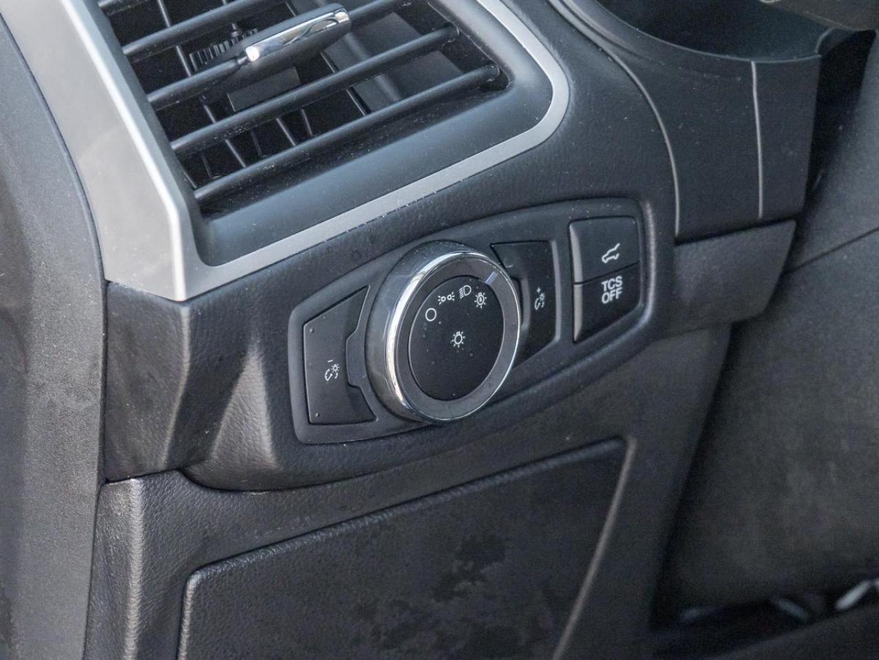 2023 Ford Edge SEL Photo