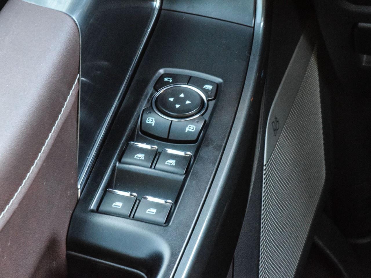 2023 Ford F-150 Lariat 4WD SuperCrew 5.5' Box Photo