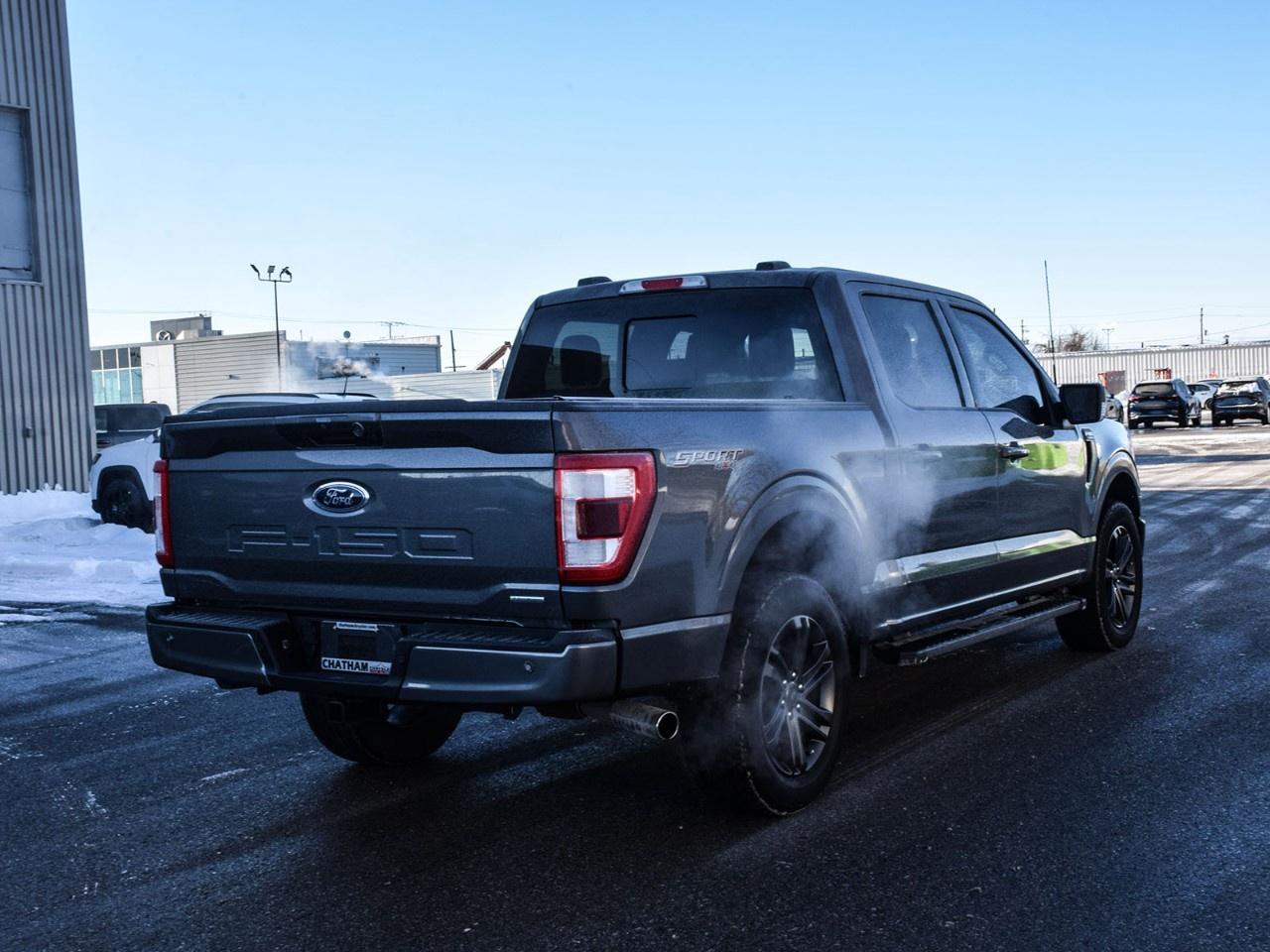 2023 Ford F-150 Lariat 4WD SuperCrew 5.5' Box Photo3