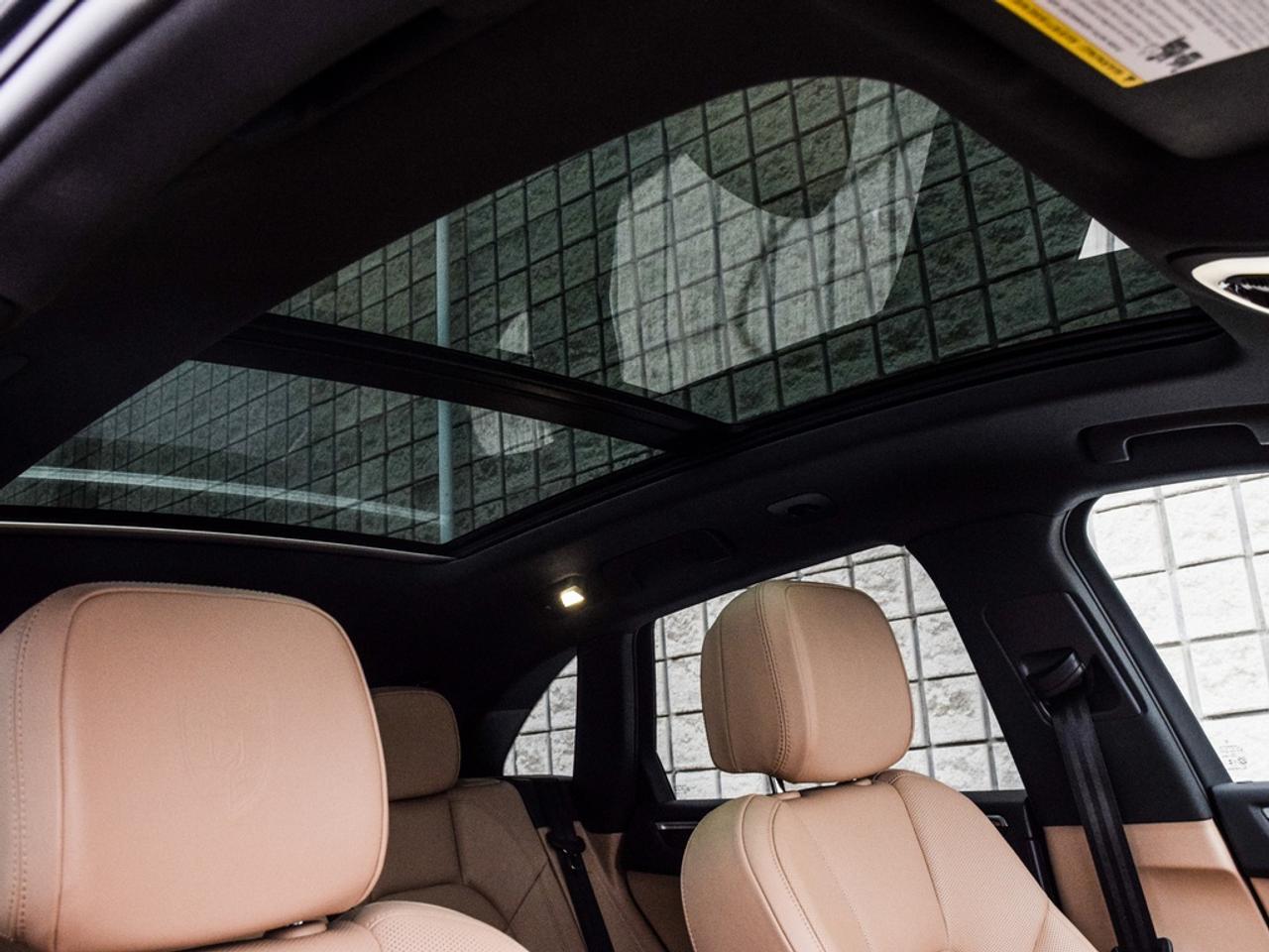 2024 Porsche Macan  Photo