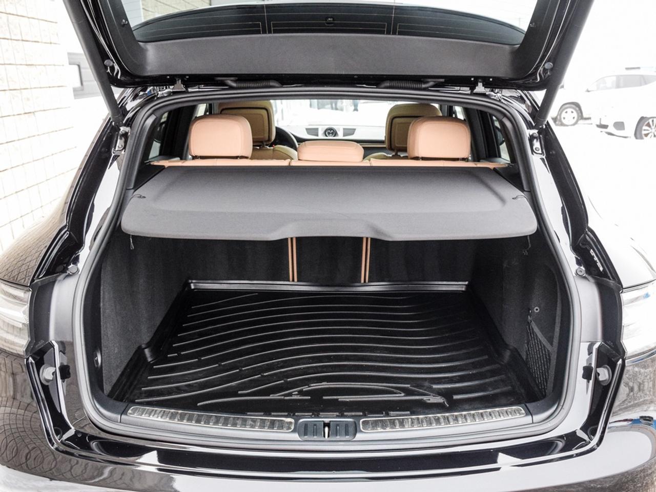 2024 Porsche Macan  Photo