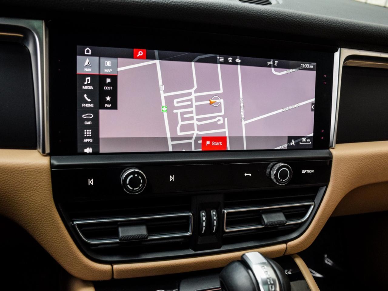 2024 Porsche Macan  Photo