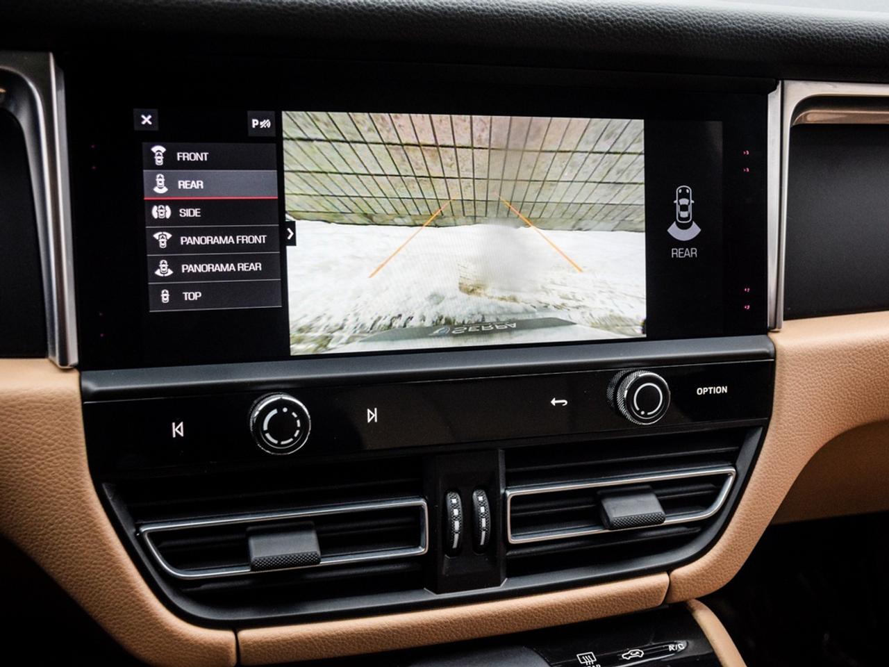 2024 Porsche Macan  Photo