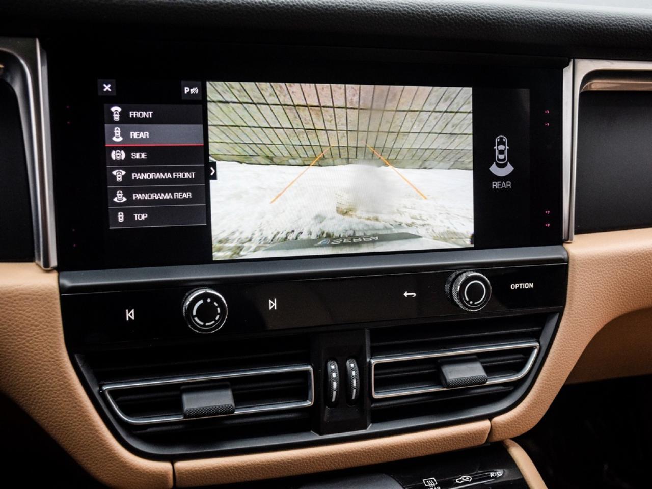 2024 Porsche Macan  Photo