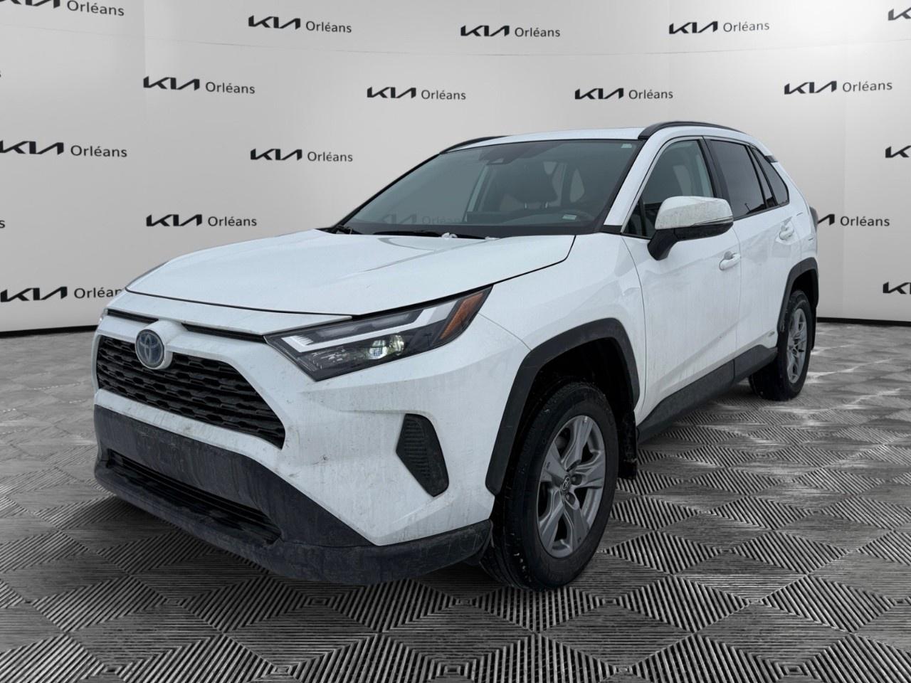 Used 2022 Toyota RAV4 Hybrid XLE AWD for sale in Orleans, ON
