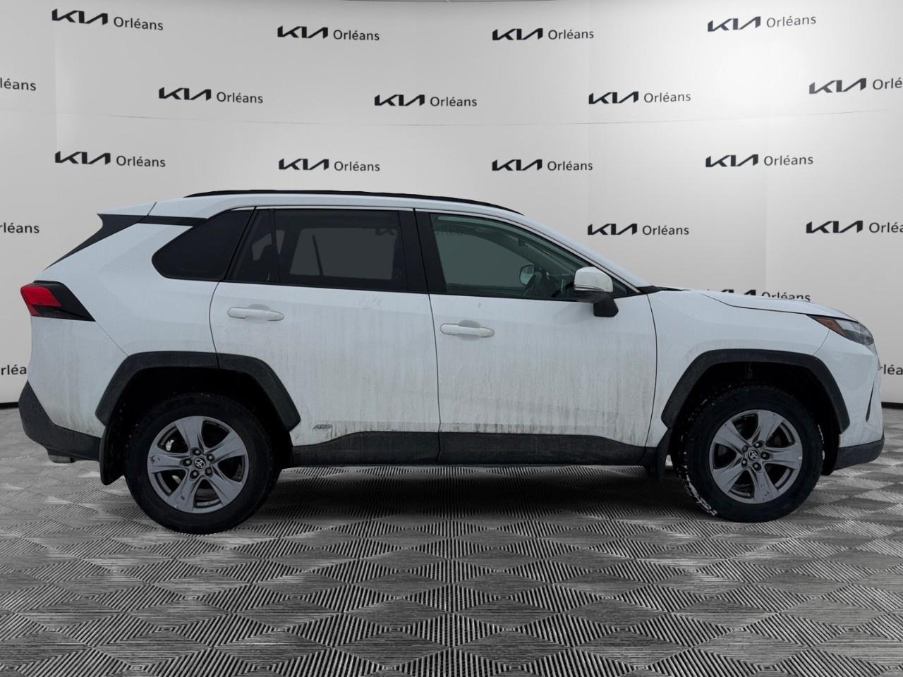 2022 Toyota RAV4 Hybrid XLE AWD Photo