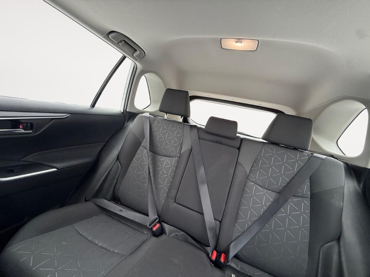 2022 Toyota RAV4 Hybrid XLE AWD Photo