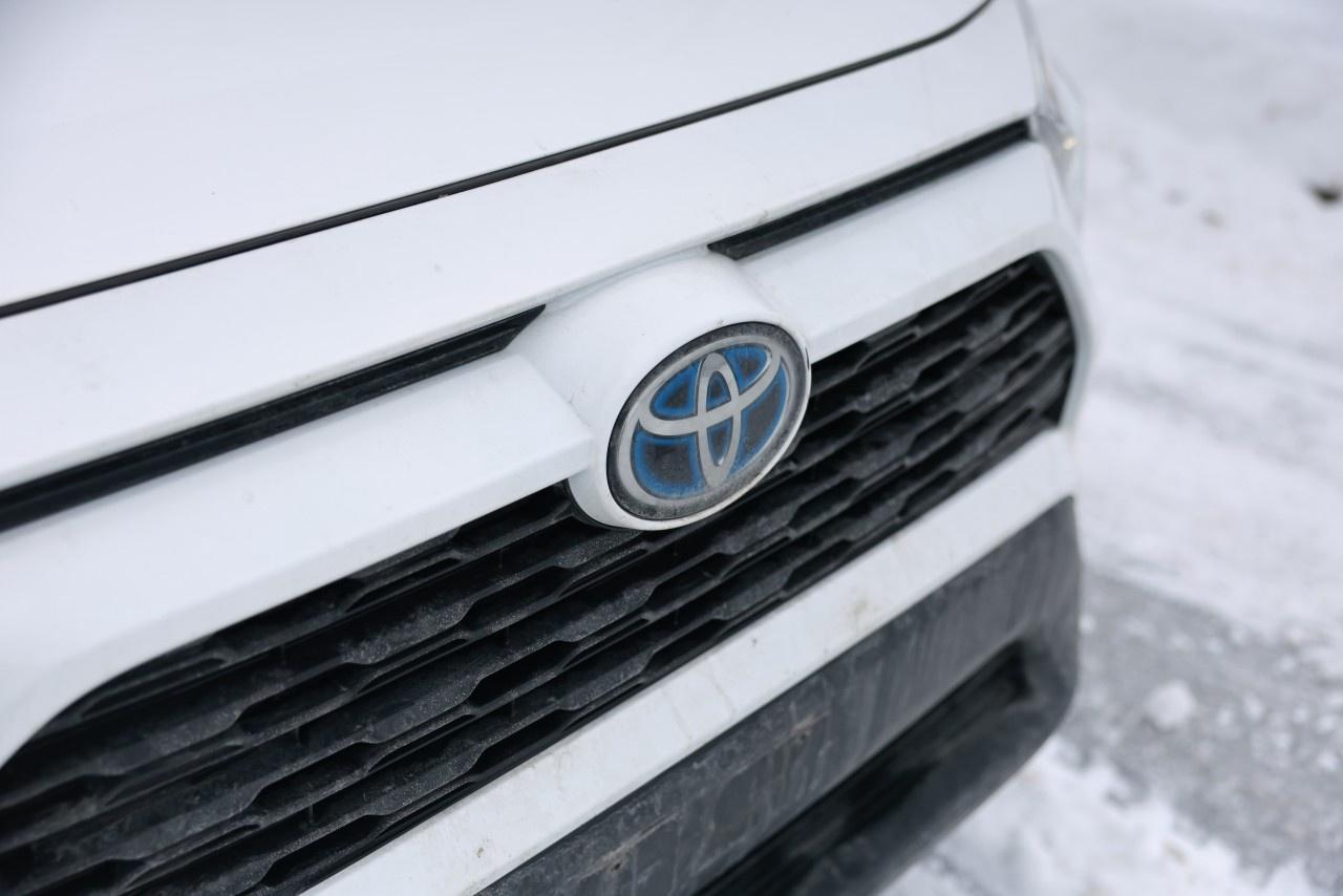 2022 Toyota RAV4 Hybrid XLE AWD Photo