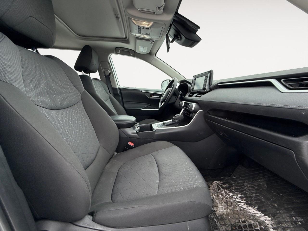 2022 Toyota RAV4 Hybrid XLE AWD Photo