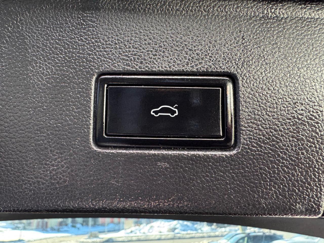 2018 Volkswagen Atlas 3.6 FSI Execline Accident Free | One Owner | Loaded Photo