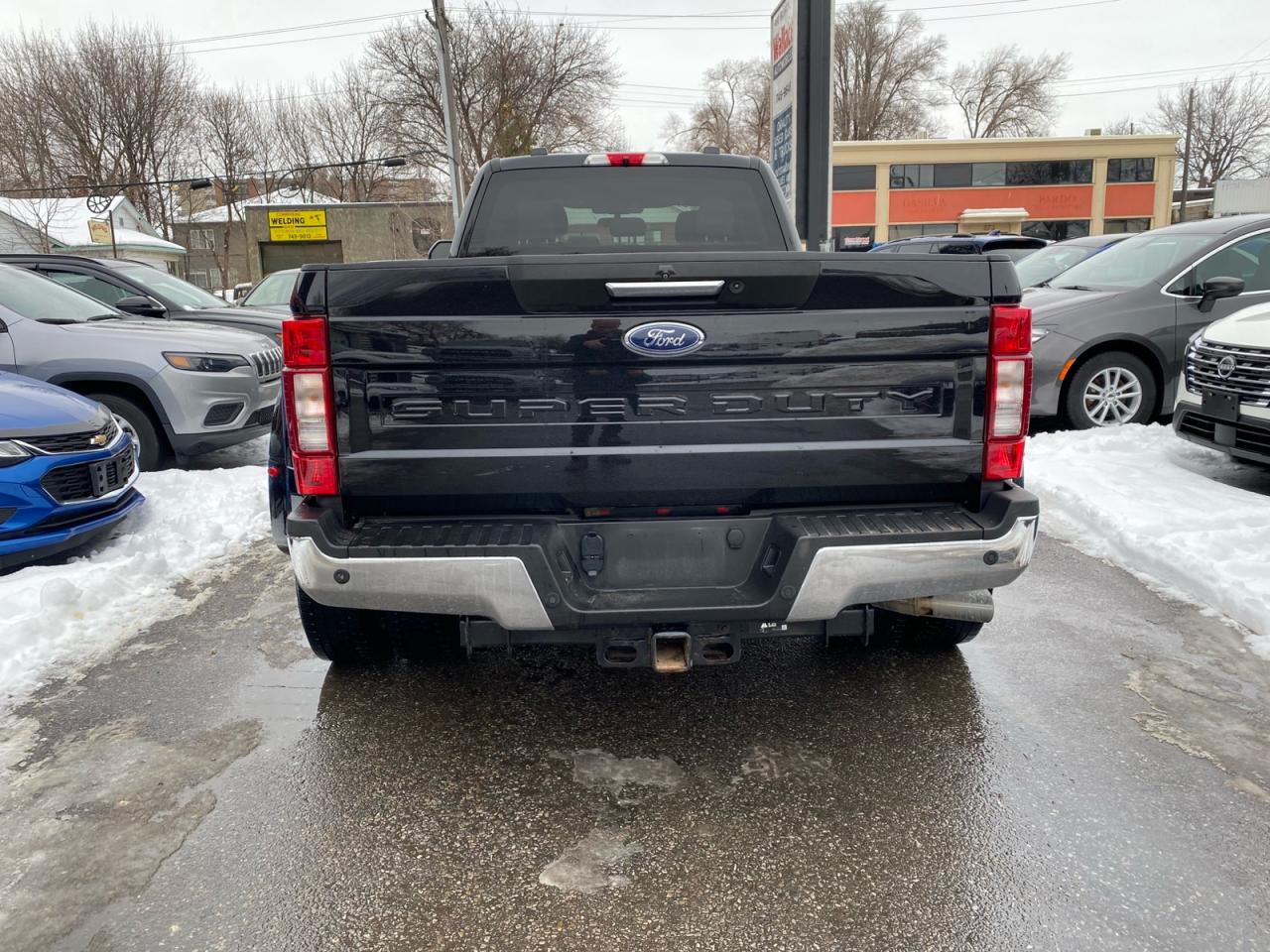 2022 Ford F-350 XLT |Crew Cab | DRW | 6.7L PowerStroke Diesel | Commercial Leasing Available. Photo