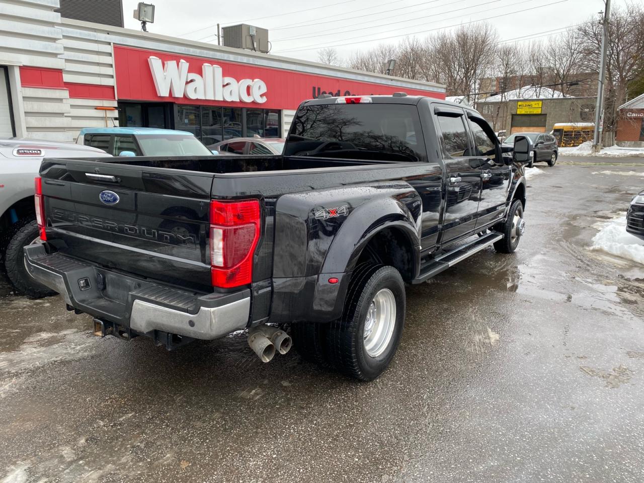 2022 Ford F-350 XLT |Crew Cab | DRW | 6.7L PowerStroke Diesel | Commercial Leasing Available. Photo