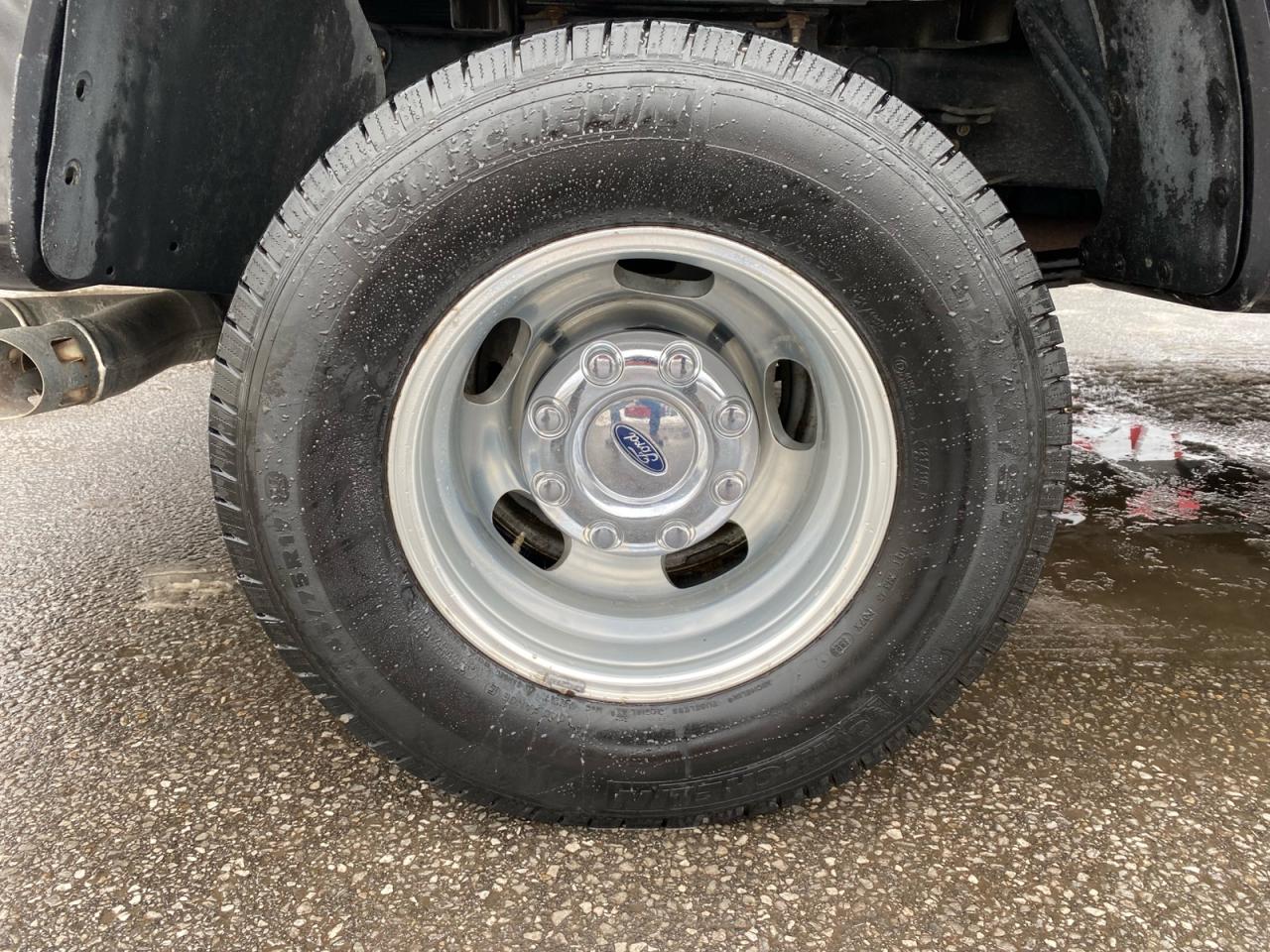 2022 Ford F-350 XLT |Crew Cab | DRW | 6.7L PowerStroke Diesel | Commercial Leasing Available. Photo