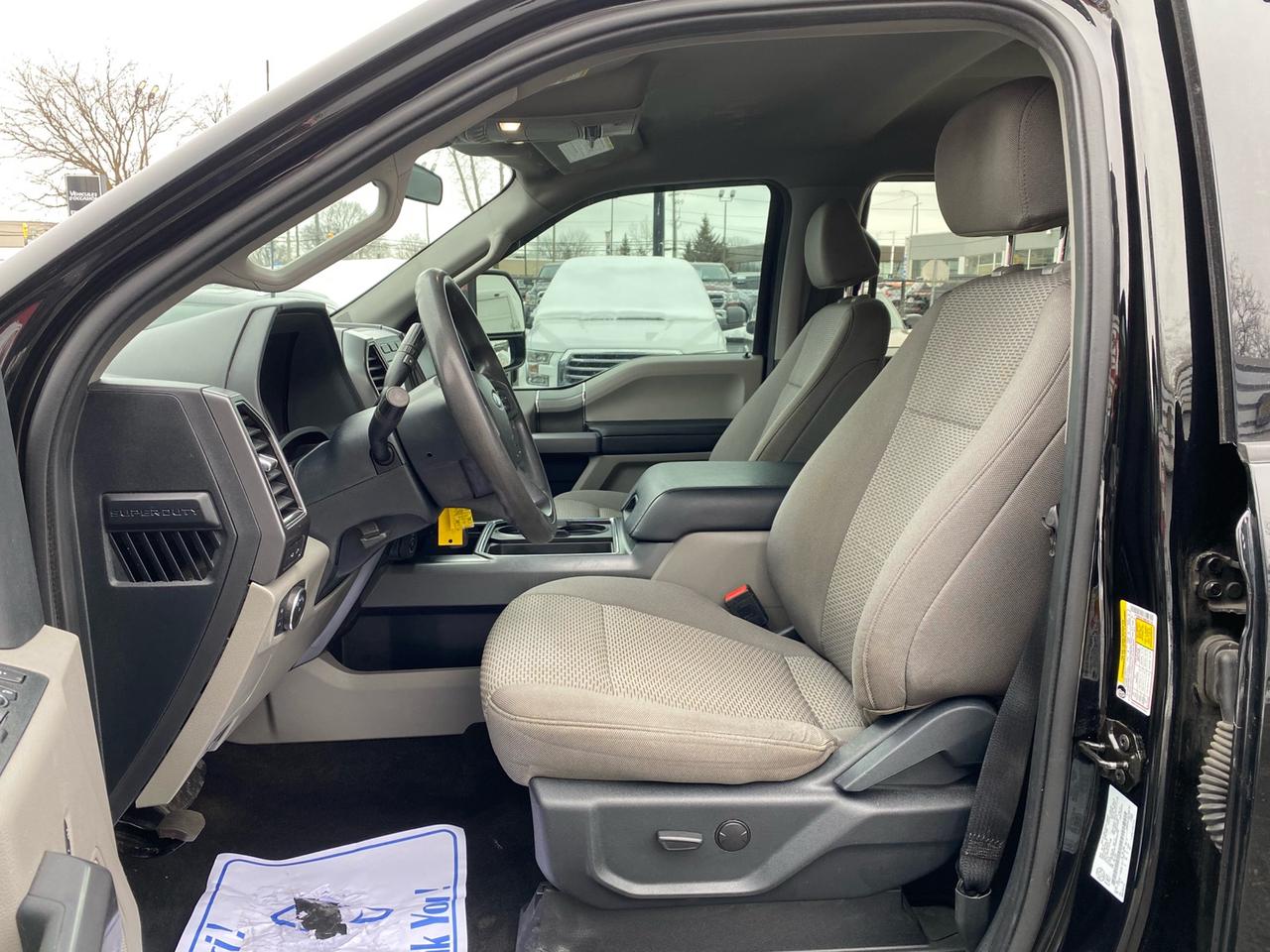 2022 Ford F-350 XLT |Crew Cab | DRW | 6.7L PowerStroke Diesel | Commercial Leasing Available. Photo