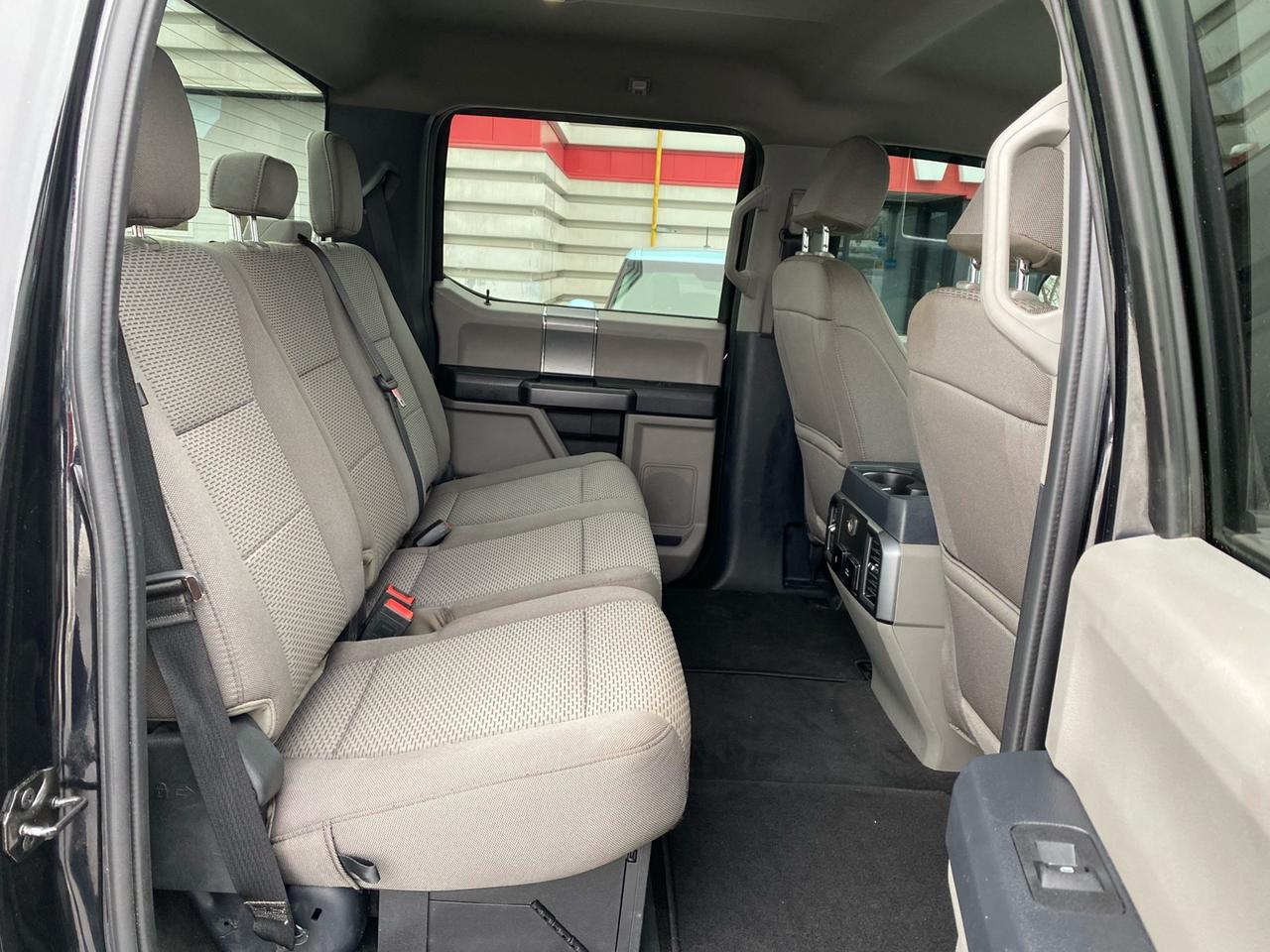 2022 Ford F-350 XLT |Crew Cab | DRW | 6.7L PowerStroke Diesel | Commercial Leasing Available. Photo