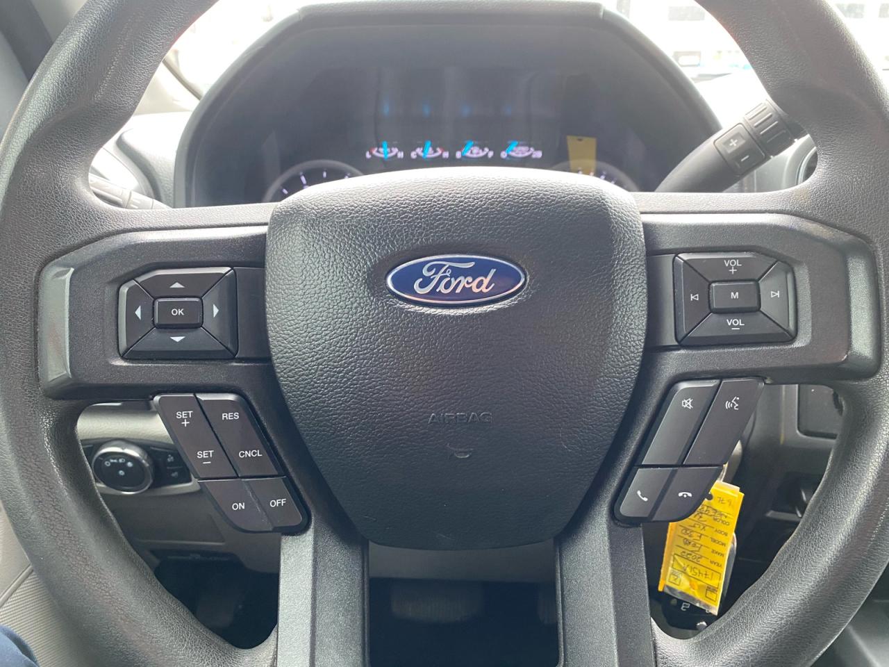 2022 Ford F-350 XLT |Crew Cab | DRW | 6.7L PowerStroke Diesel | Commercial Leasing Available. Photo