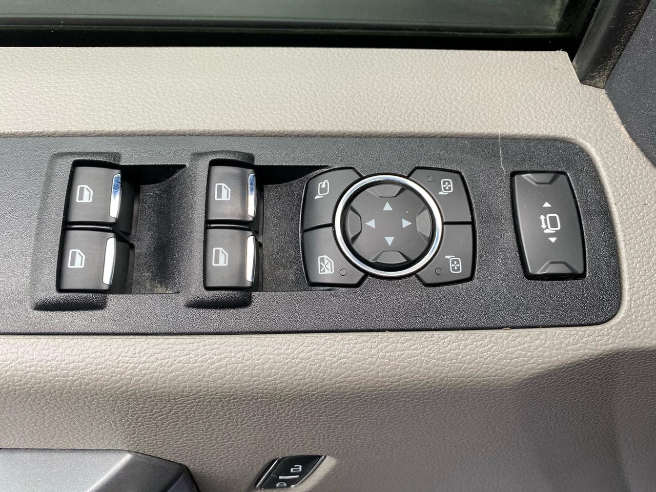 2022 Ford F-350 XLT |Crew Cab | DRW | 6.7L PowerStroke Diesel | Commercial Leasing Available. Photo