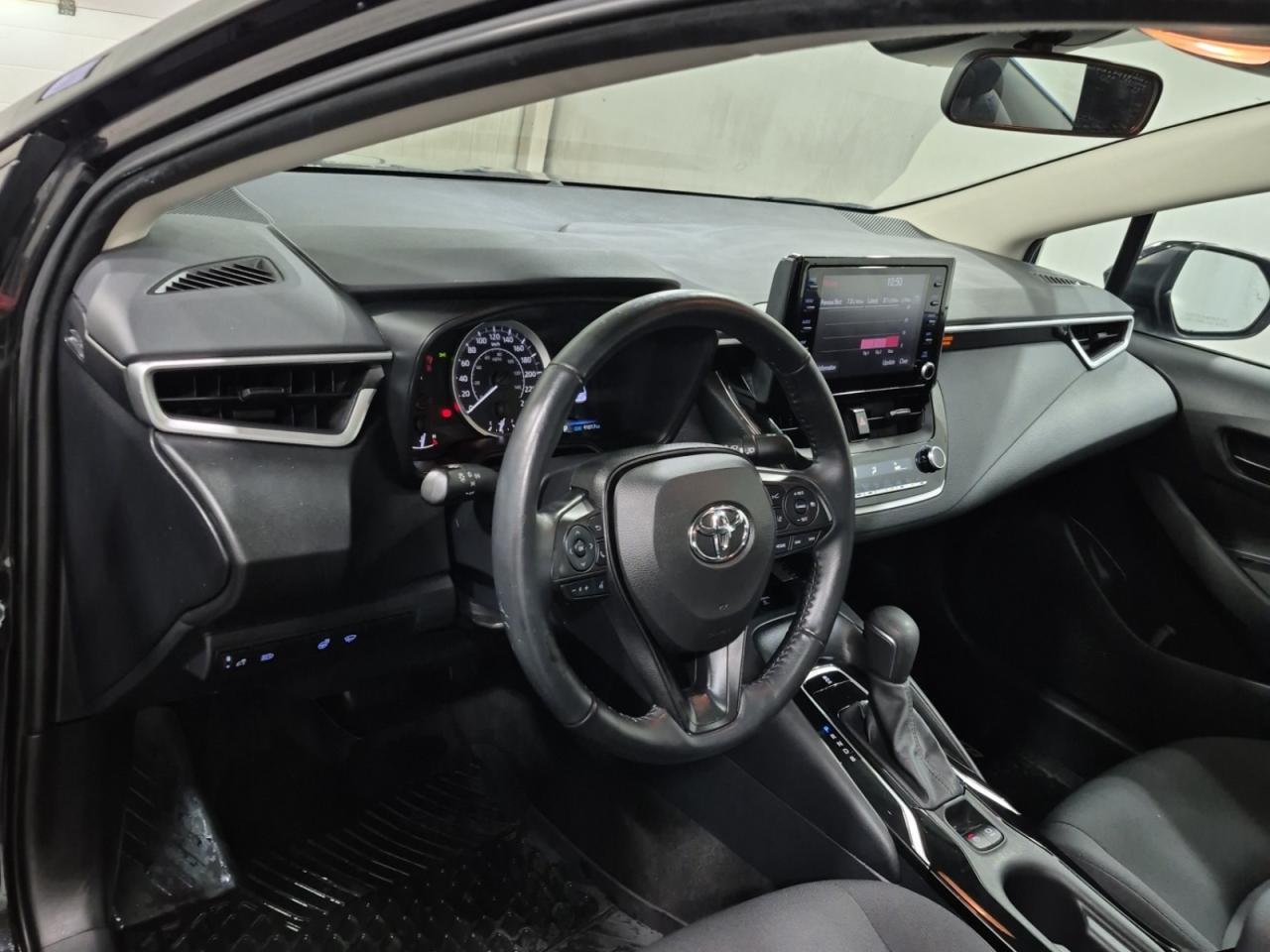 2022 Toyota Corolla LE | UPGRADE | NO ACCIDENTS | SUNROOF | ALLOYS Photo