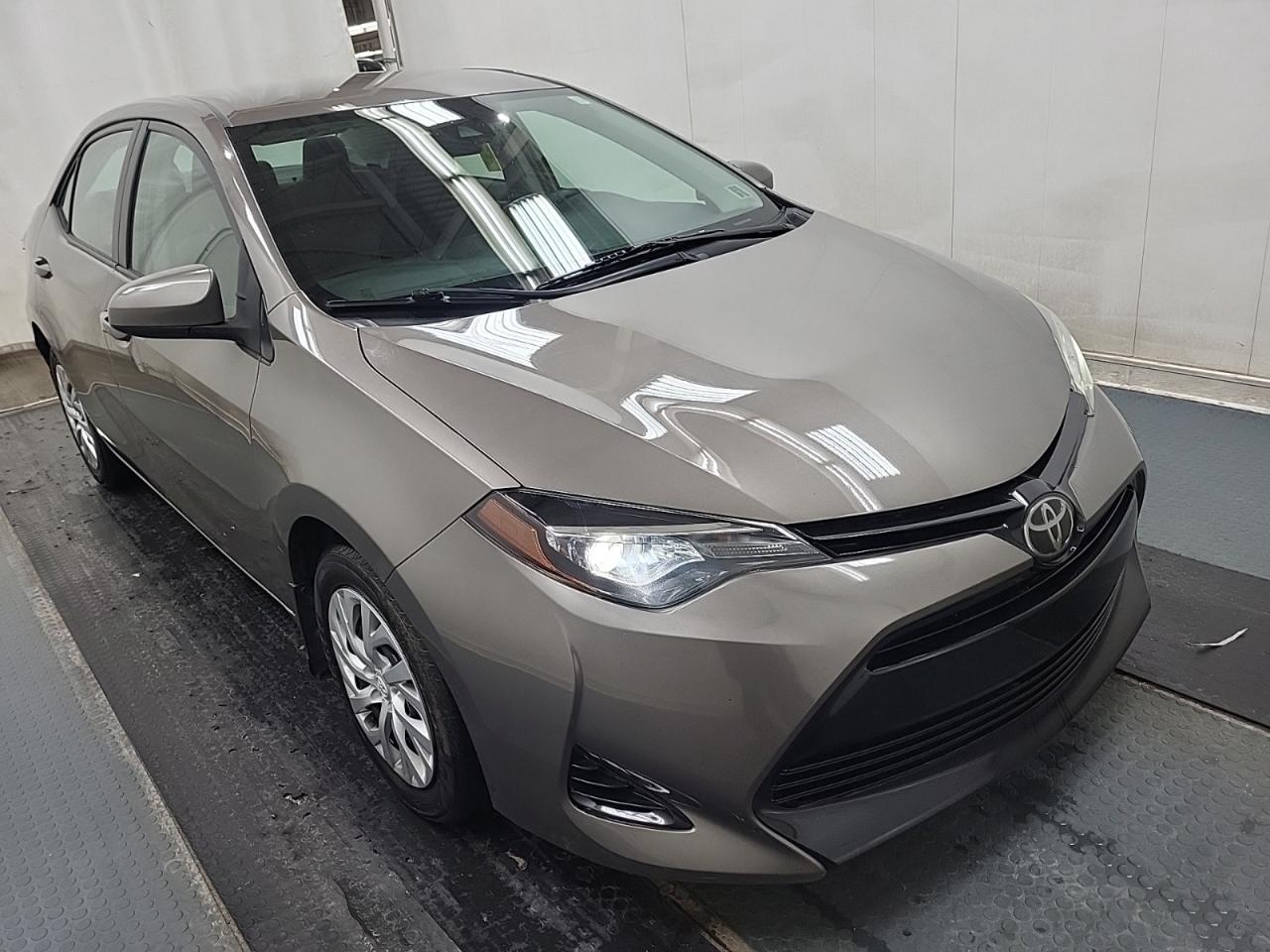 2018 Toyota Corolla LE | NO ACCIDENTS | HEATED SEATS | CAMERA Photo