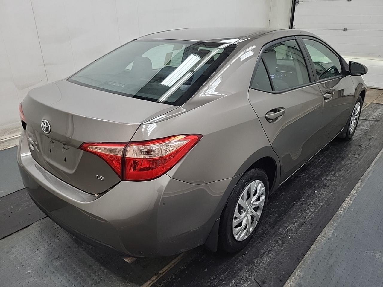 2018 Toyota Corolla LE | NO ACCIDENTS | HEATED SEATS | CAMERA Photo