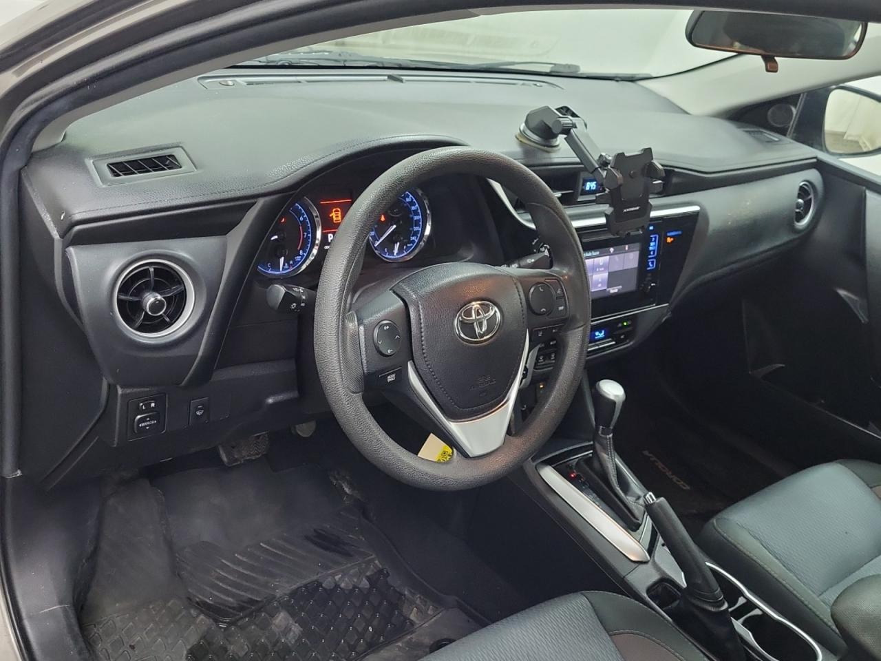 2018 Toyota Corolla LE | NO ACCIDENTS | HEATED SEATS | CAMERA Photo