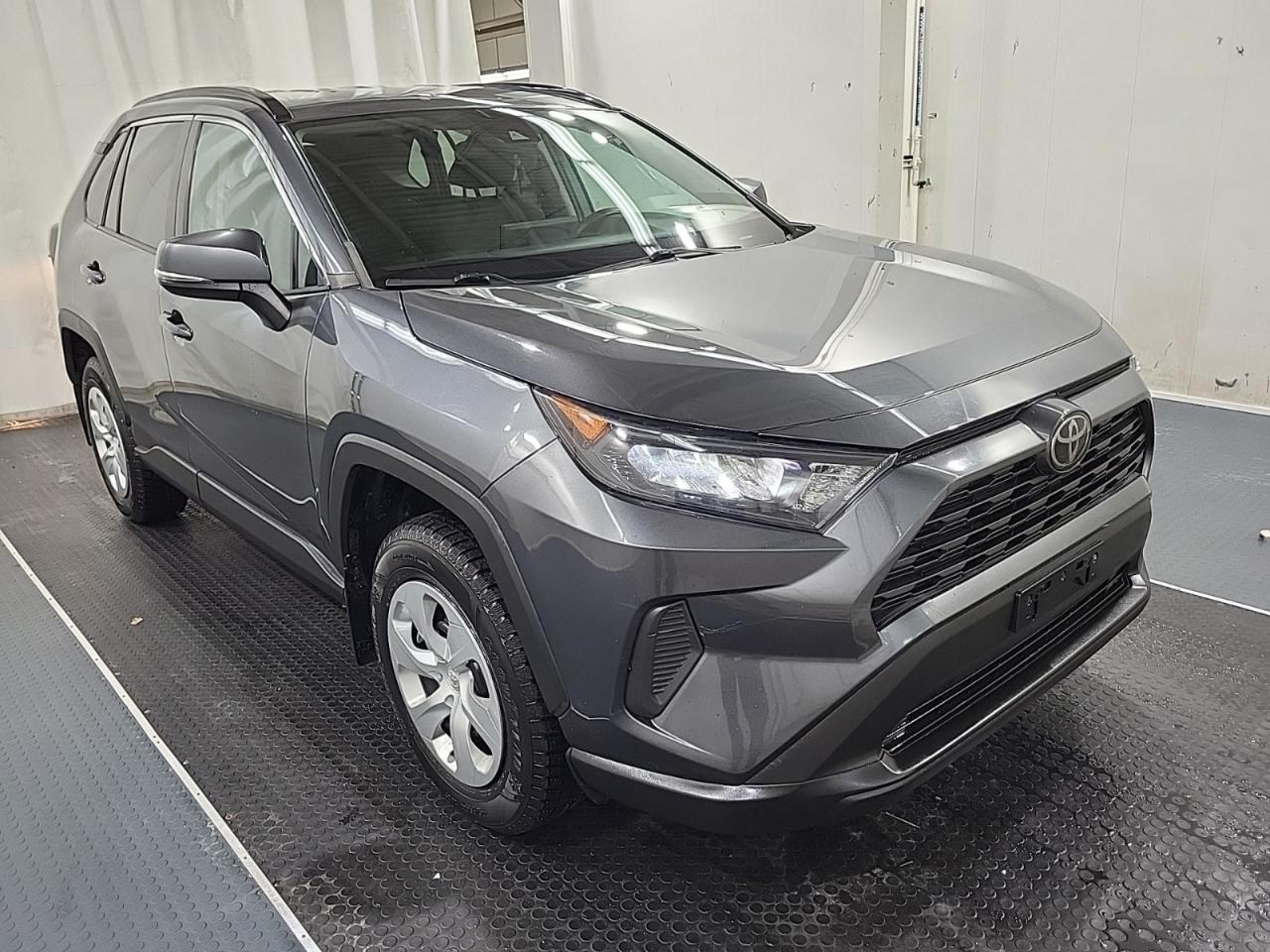 2020 Toyota RAV4 LE AWD | NO ACCIDENTS | AMAZING CONDITION Photo