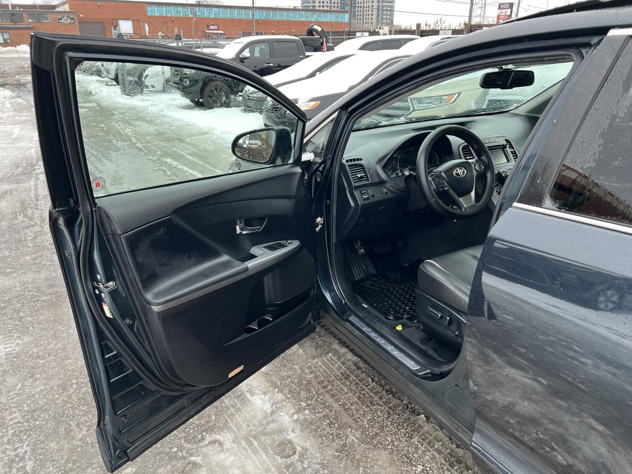 2013 Toyota Venza V6 PREMIUM PACKAGE Photo