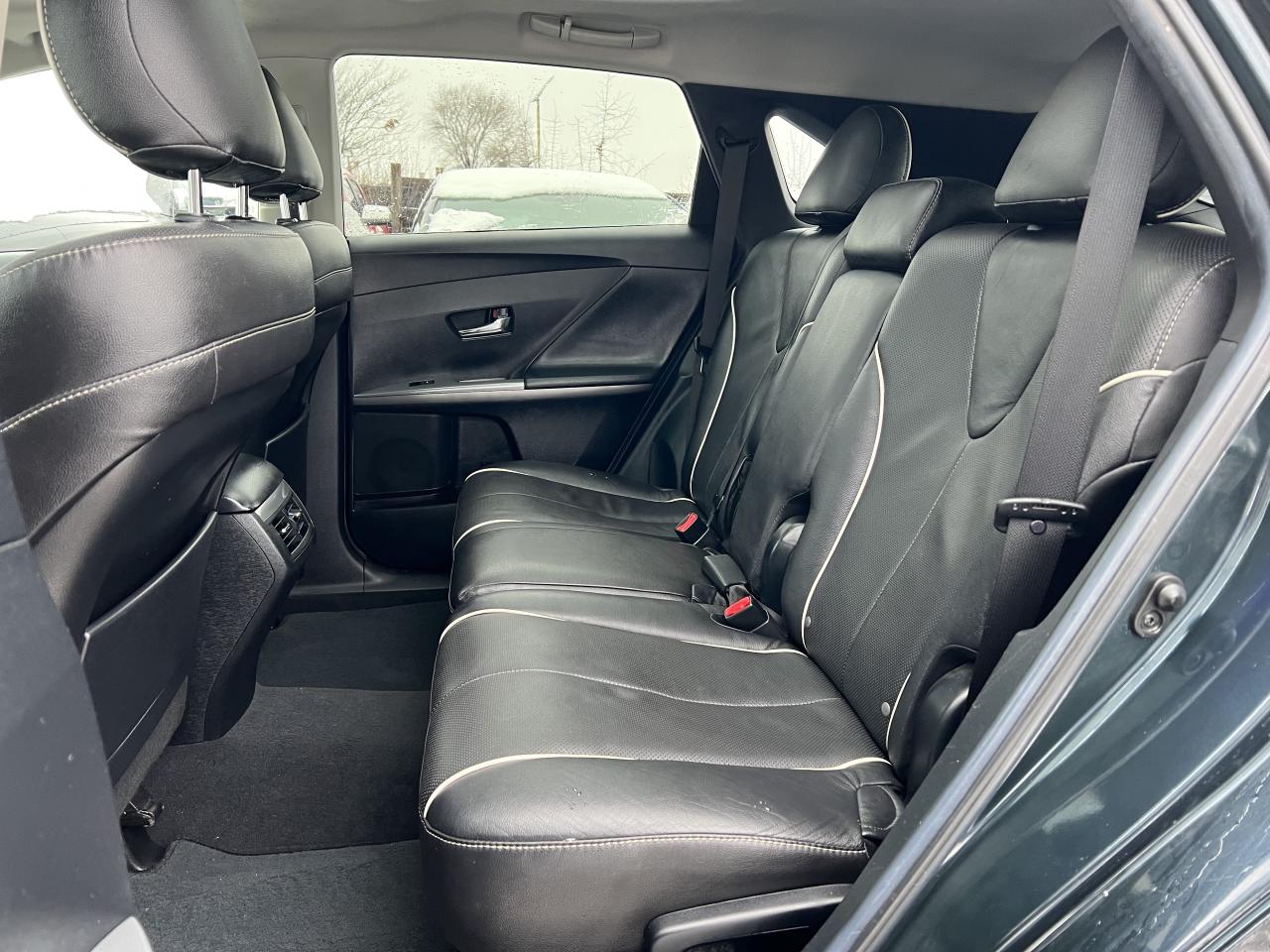 2013 Toyota Venza V6 PREMIUM PACKAGE Photo