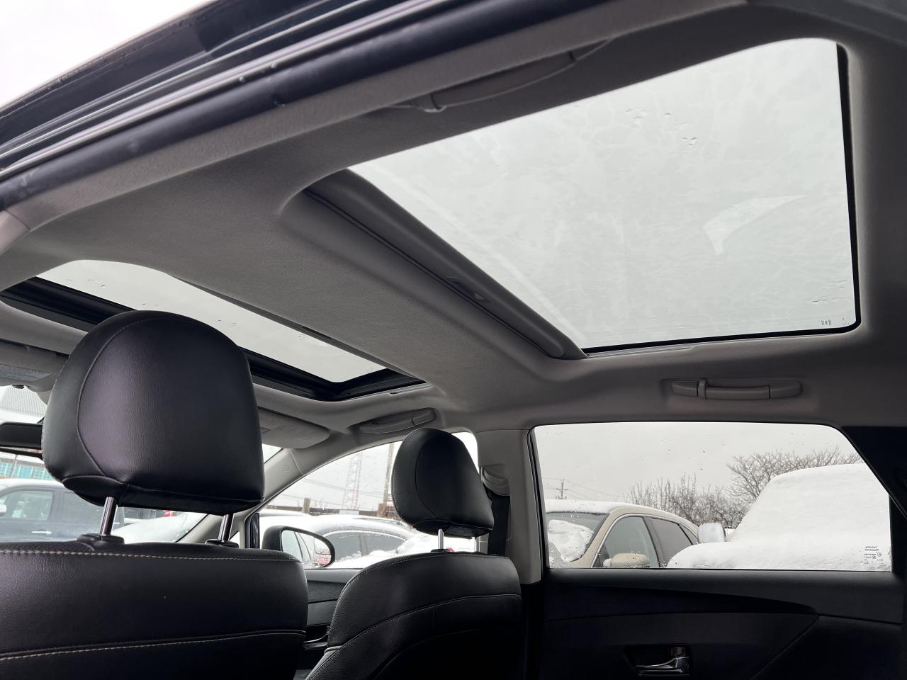 2013 Toyota Venza V6 PREMIUM PACKAGE Photo