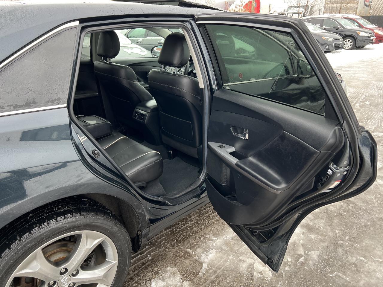 2013 Toyota Venza V6 PREMIUM PACKAGE Photo