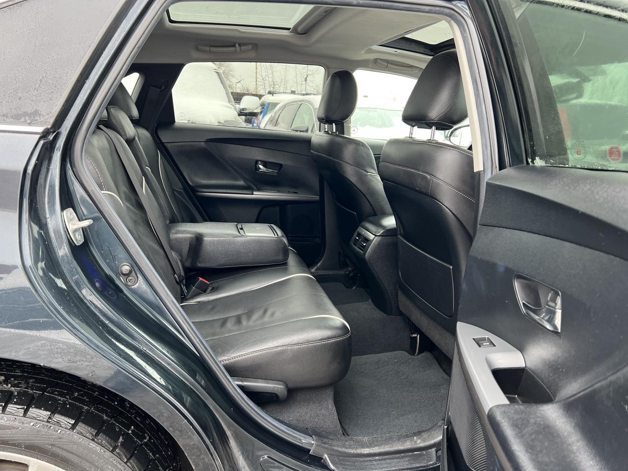 2013 Toyota Venza V6 PREMIUM PACKAGE Photo