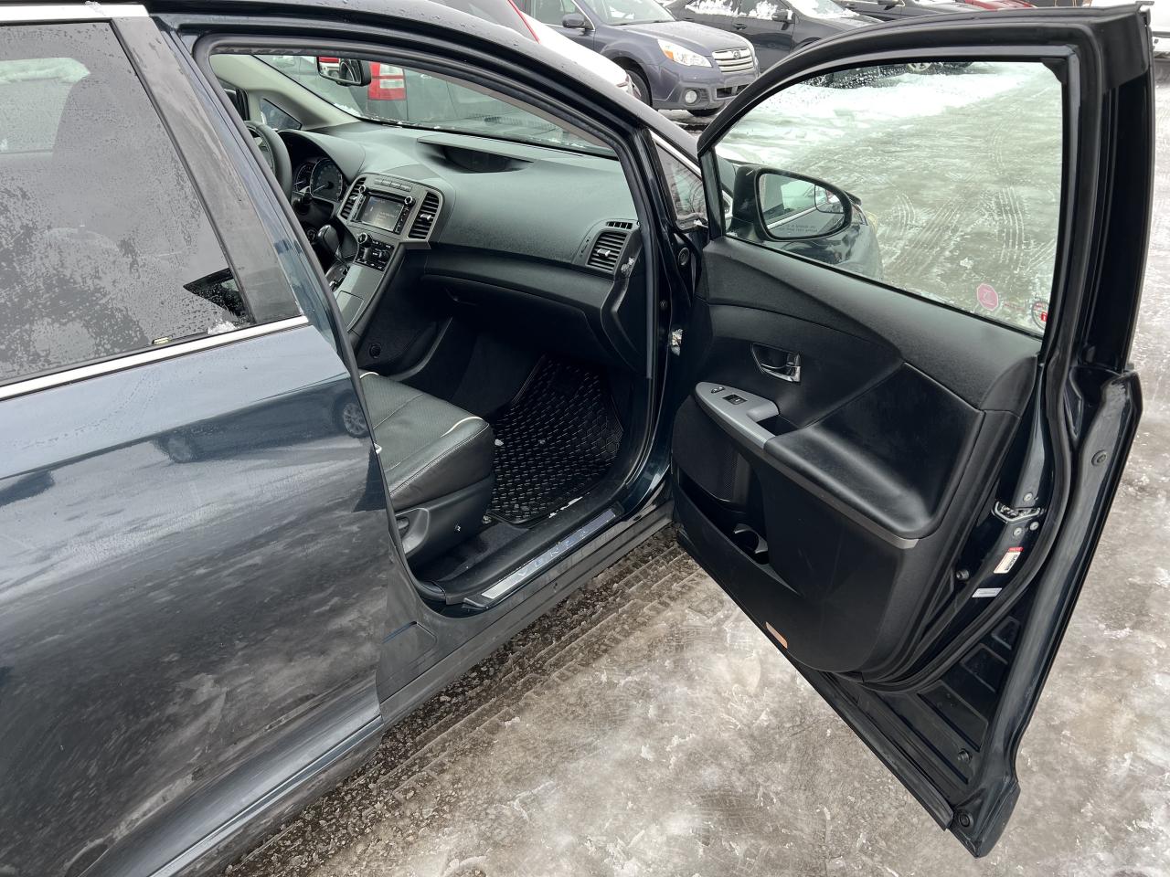 2013 Toyota Venza V6 PREMIUM PACKAGE Photo