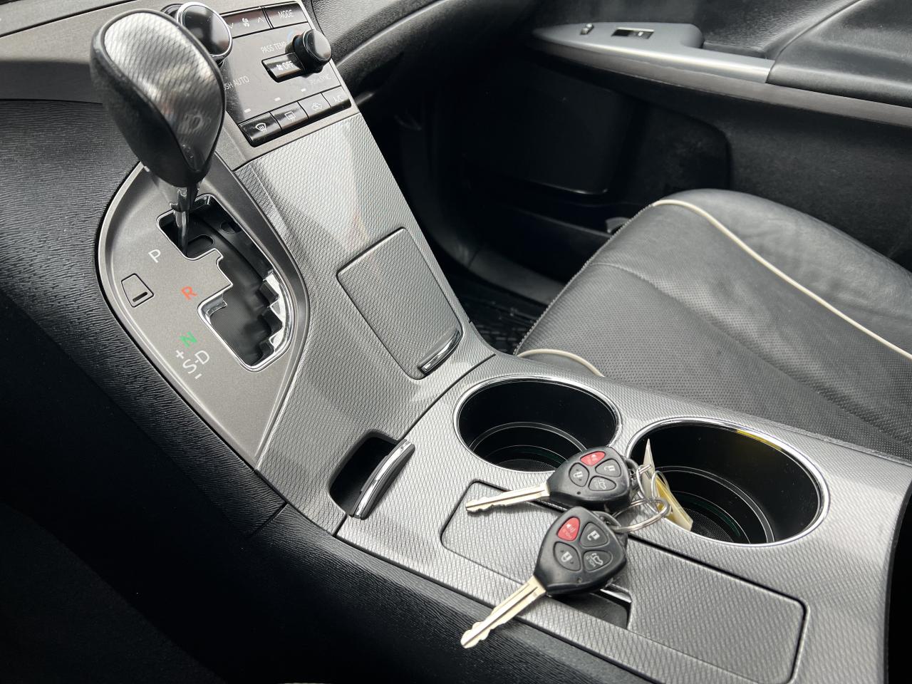 2013 Toyota Venza V6 PREMIUM PACKAGE Photo