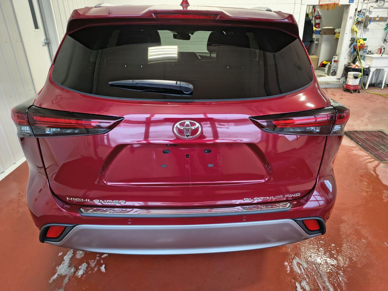 2024 Toyota Highlander Limited PLATINUM AWD Photo0