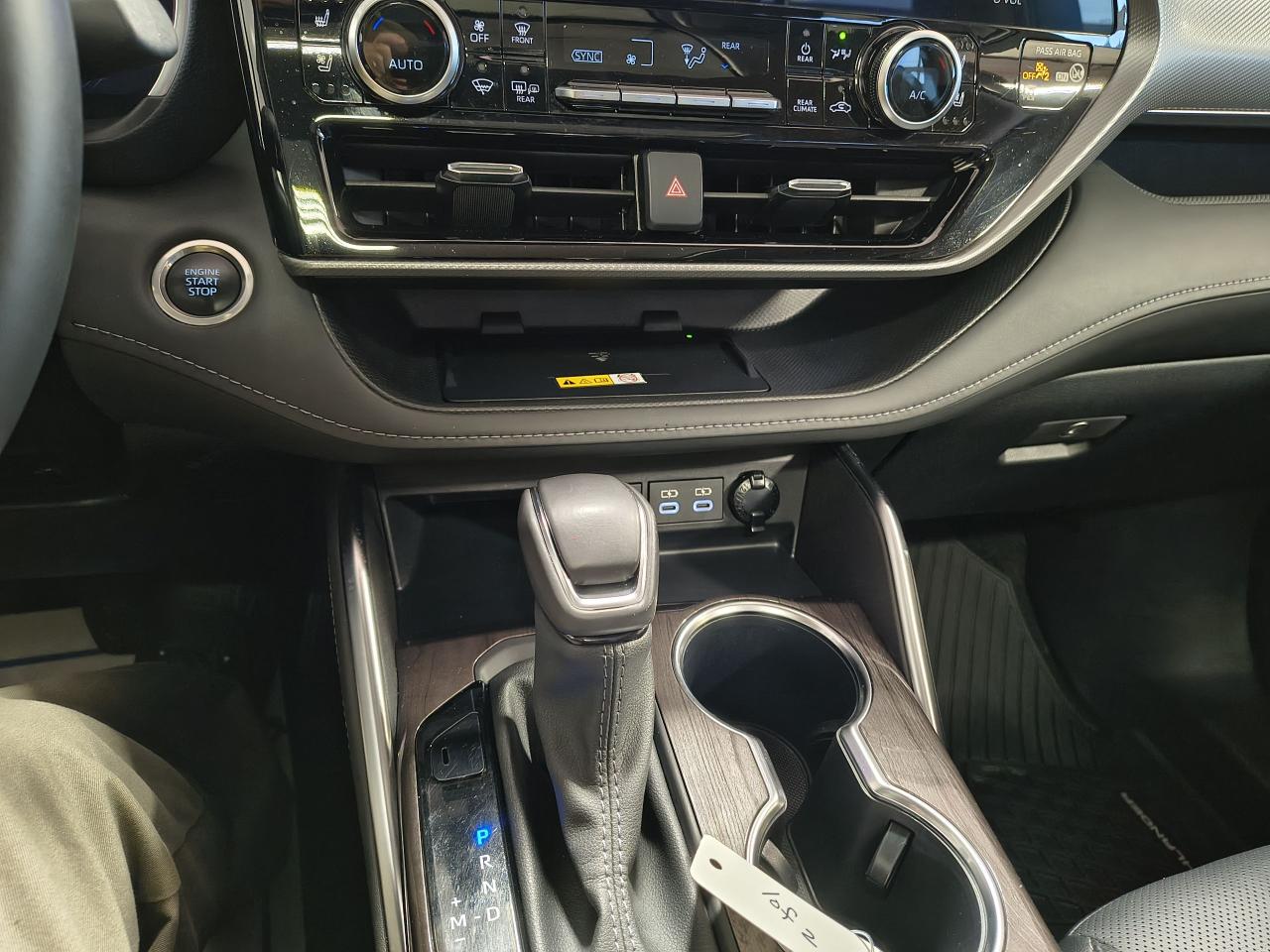 2024 Toyota Highlander Limited PLATINUM AWD Photo0