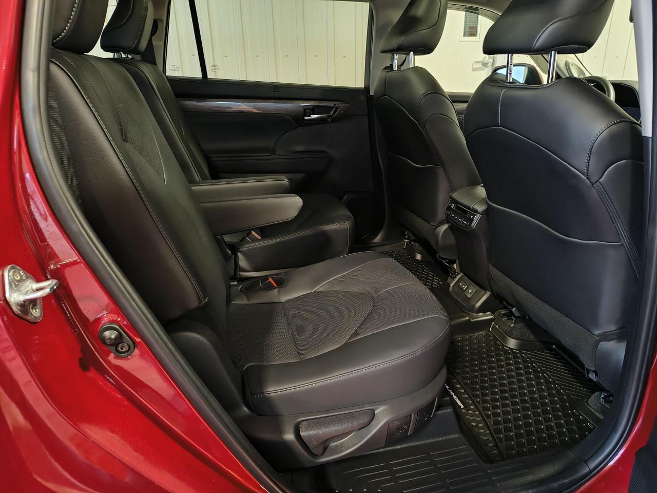 2024 Toyota Highlander Limited PLATINUM AWD Photo0